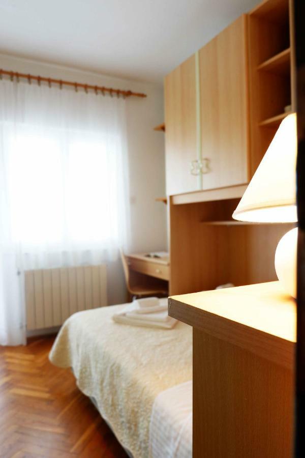 Apartment Ponos Krk Town Eksteriør billede
